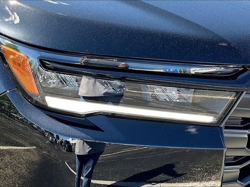 New 2026 Honda Pilot Sport image 8