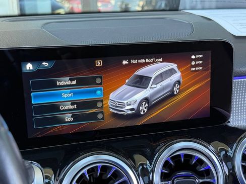 Certified 2023 Mercedes-Benz GLB 250 image 6