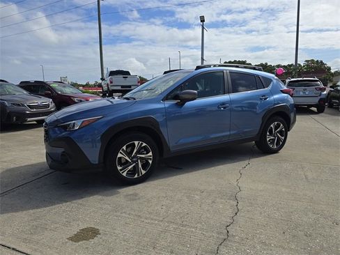 Used 2024 Subaru Crosstrek 2.0i Premium image 2