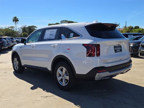 New 2026 Kia Sorento LX image 6