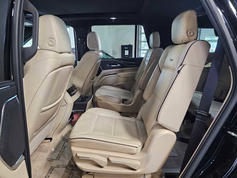 Used 2023 Cadillac Escalade Premium Luxury w/ Performance Package AWD/4WD image 19