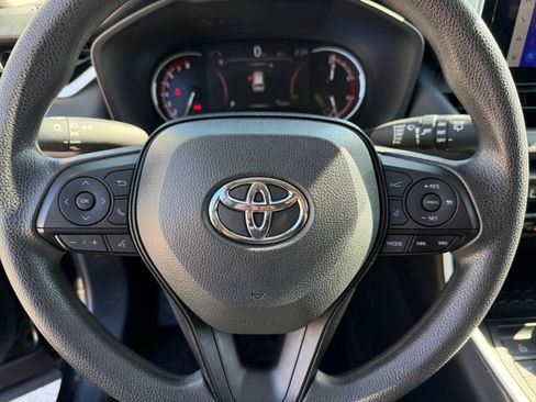 Used 2025 Toyota RAV4 XLE image 28