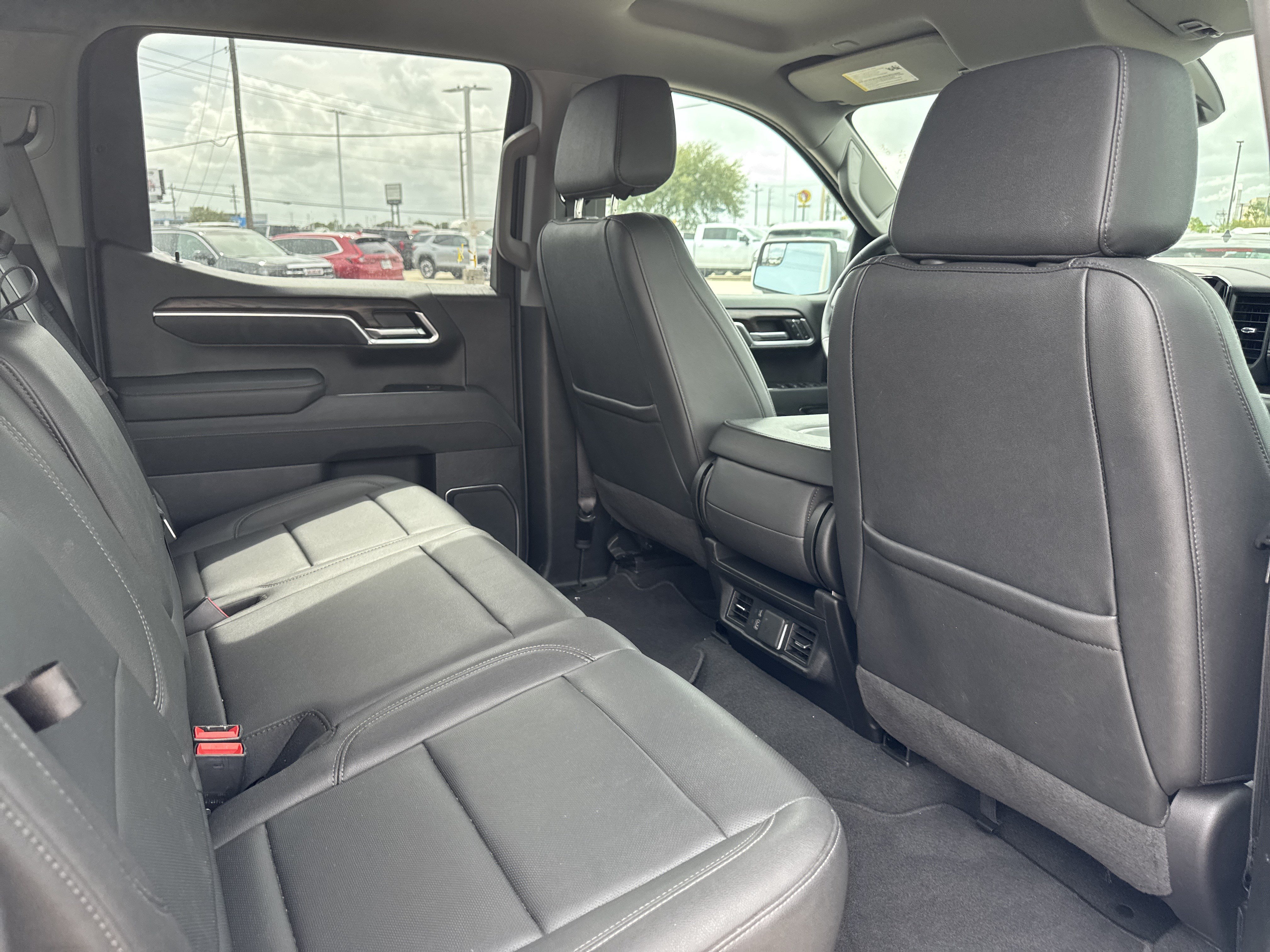 Used 2026 GMC Sierra 1500 SLT RWD image 12