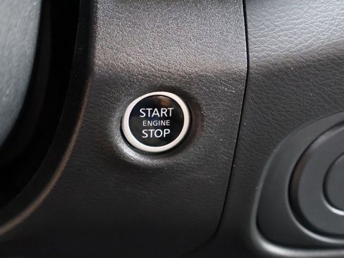 Used 2024 Nissan Frontier SV w/ SV Convenience Package RWD image 7