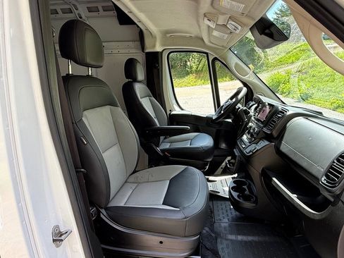 Used 2025 RAM ProMaster 2500 w/ Convenience Group FWD image 18