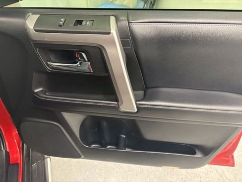 Used 2019 Toyota 4Runner SR5 Premium image 25