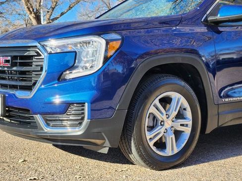 Used 2022 GMC Terrain SLE image 8