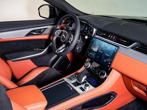 Used 2025 Jaguar F-PACE SVR image 14