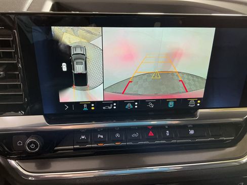 Used 2023 Chevrolet Silverado 1500 High Country w/ High Country Premium Package image 37