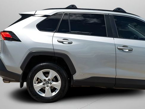 Used 2021 Toyota RAV4 XLE w/ Convenience Package AWD/4WD image 5