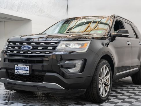 Used 2017 Ford Explorer Limited AWD/4WD image 3