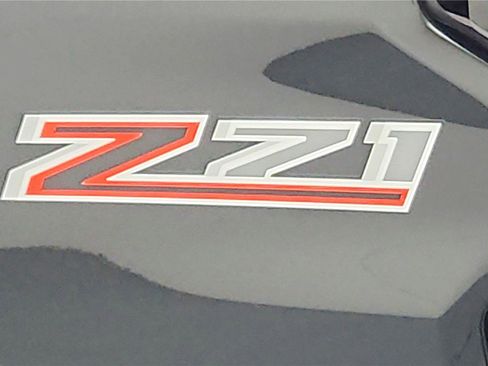 Used 2024 Chevrolet Colorado Z71 w/ Z71 Convenience Package 2 image 17