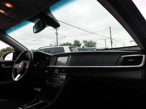 Used 2020 Kia Optima S FWD image 25
