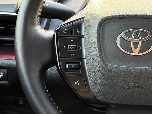 Used 2025 Toyota Prius Plug-In Hybrid FWD image 17
