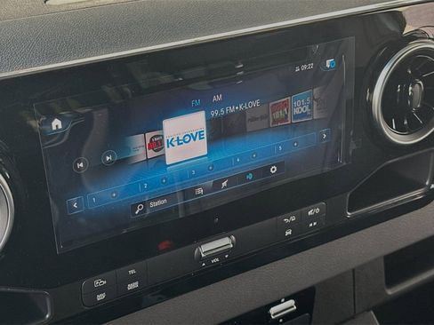 Used 2024 Mercedes-Benz Sprinter 2500 image 18