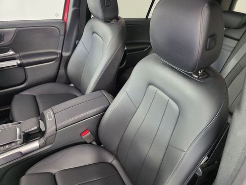 Certified 2022 Mercedes-Benz GLB 250 image 11