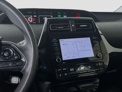 Used 2021 Toyota Prius LE FWD image 18