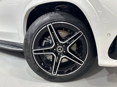 New 2026 Mercedes-Benz GLS 450 4MATIC image 9