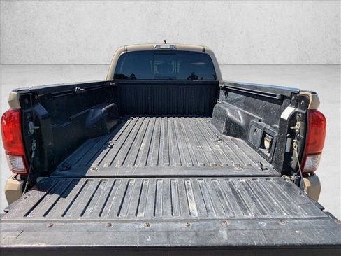 Used 2019 Toyota Tacoma TRD Sport RWD image 6