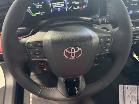 New 2025 Toyota Camry Hybrid image 34