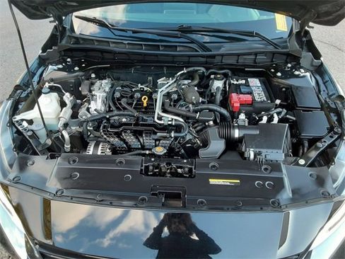 Used 2024 Nissan Altima 2.5 SV image 29