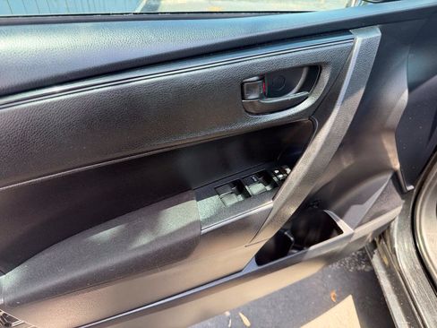 Used 2019 Toyota Corolla L FWD image 4
