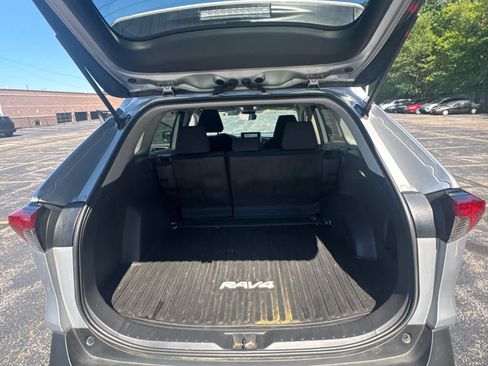 Used 2024 Toyota RAV4 LE AWD/4WD image 9