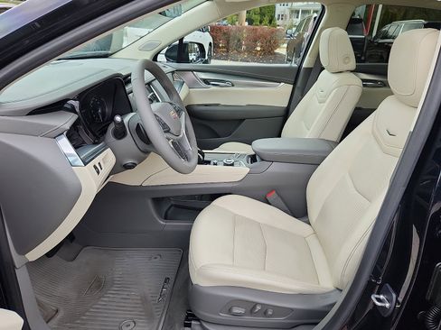 Certified 2021 Cadillac XT5 Premium Luxury image 17