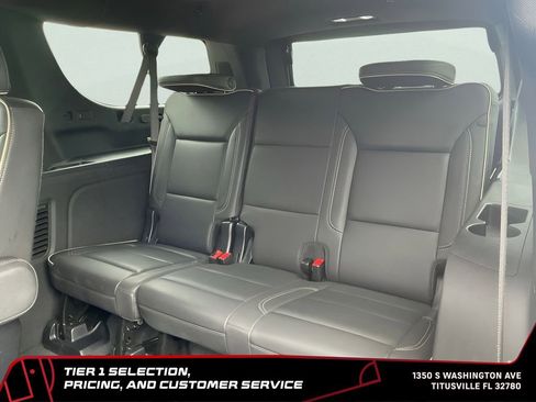 Used 2025 Chevrolet Suburban Premier RWD image 28