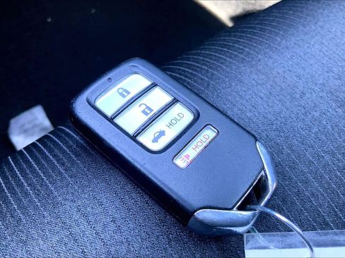 Used 2018 Honda Accord Sport image 15