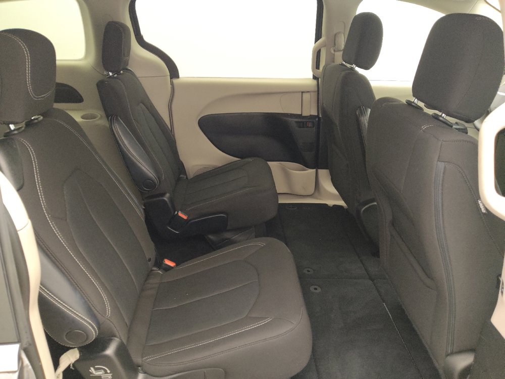 Used 2023 Chrysler Voyager LX FWD image 19