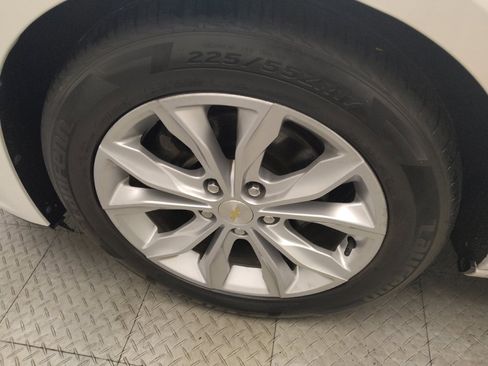 Used 2021 Chevrolet Malibu LT FWD image 31