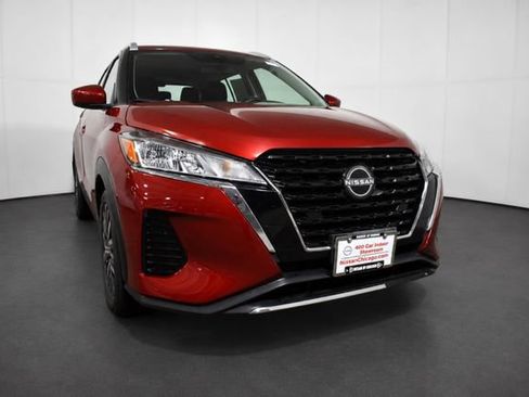 Certified 2023 Nissan Kicks SV FWD image 3