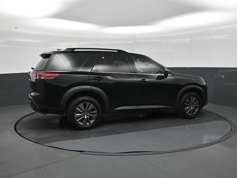 Used 2025 Nissan Pathfinder SV AWD/4WD image 9