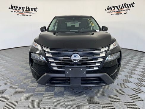 Used 2024 Nissan Rogue S AWD/4WD image 5