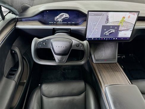 Used 2022 Tesla Model S image 3