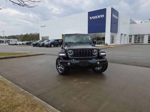 Used 2024 Jeep Wrangler Sport S w/ Convenience Group image 3