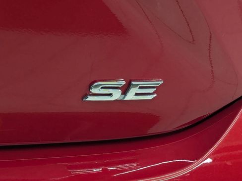 Used 2025 Toyota Camry SE image 33