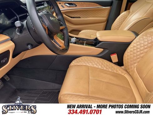 Used 2023 Jeep Grand Cherokee Summit AWD/4WD image 48