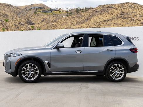 Used 2024 BMW X5 xDrive40i w/ Premium Package AWD/4WD image 3
