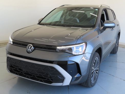 New 2026 Volkswagen Taos SE FWD image 9