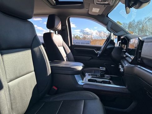 Used 2023 GMC Sierra 1500 SLT w/ SLT Premium Plus Package image 17