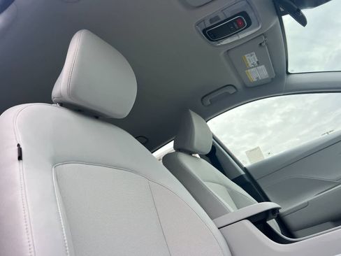 New 2026 Hyundai Kona SE AWD/4WD image 17