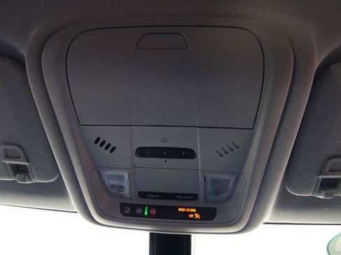 Used 2020 Chevrolet Blazer LT FWD image 34