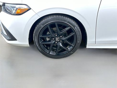 Used 2023 Honda Civic Sport image 8