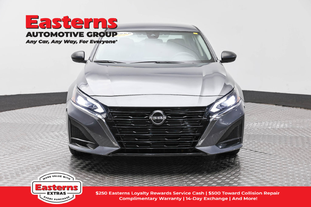 Used 2024 Nissan Altima 2.5 SV FWD image 3