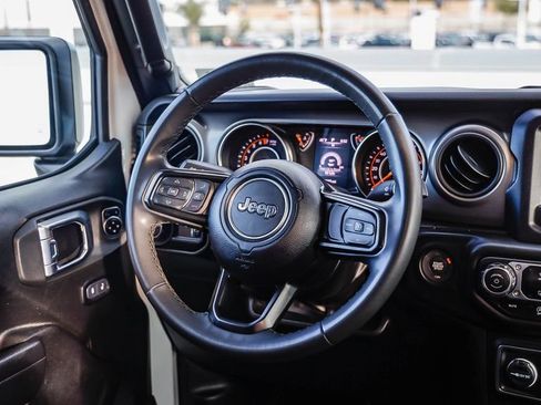 Certified 2023 Jeep Gladiator Sport image 16