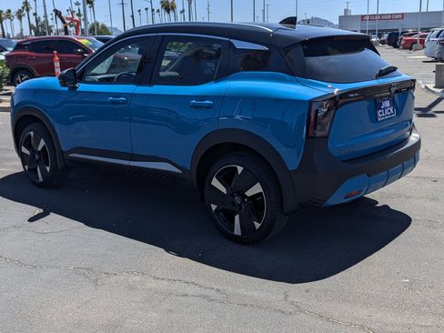 New 2026 Nissan Kicks SR FWD image 4