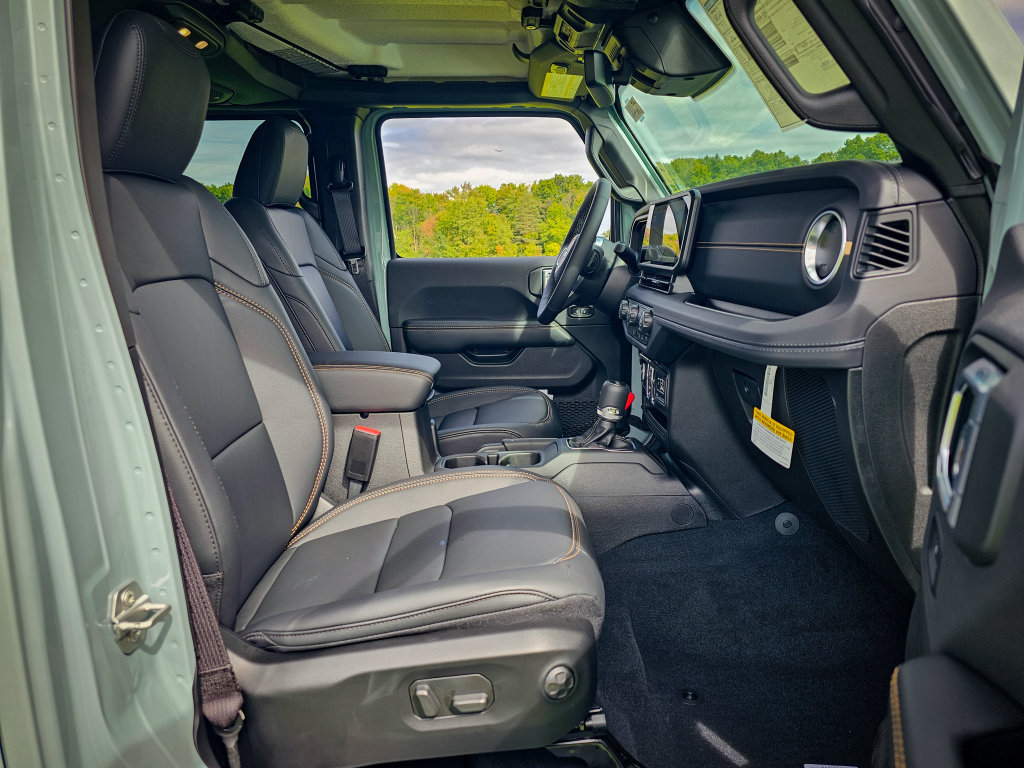 New 2027 Jeep Wrangler Unlimited Sahara AWD/4WD image 42