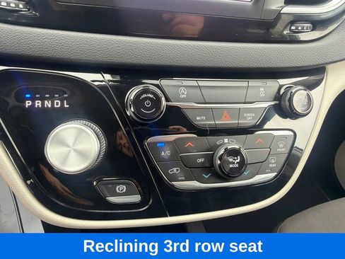 Used 2023 Chrysler Voyager LX FWD image 17